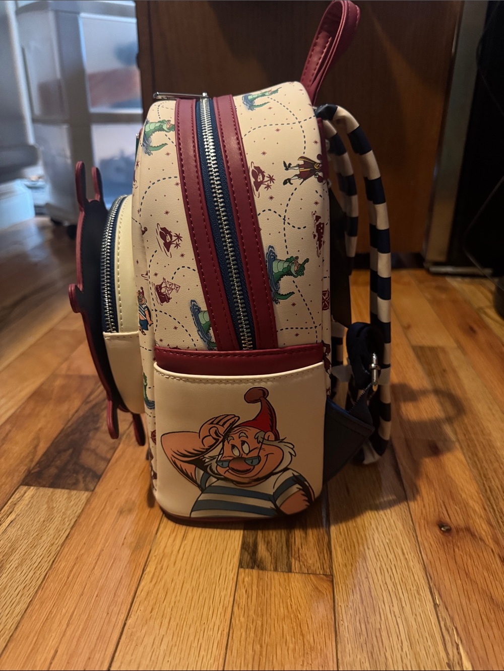 NWT Loungefly Disney Peter Pan Captain Hook Ship Wheel Rotating Mini Backpack - Picture 10 of 12